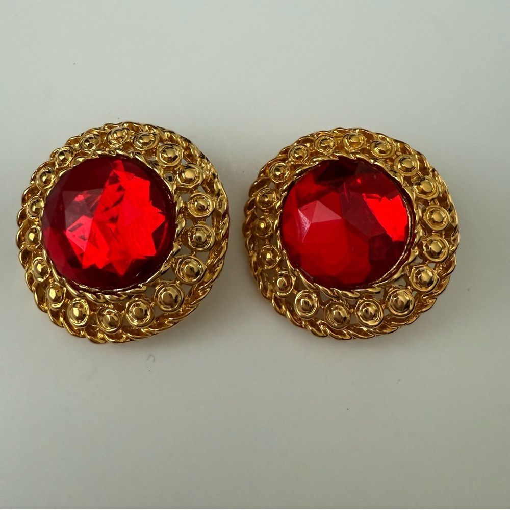 Vintage Red Rhinestone Gold Tone Filigree Clip Earrings